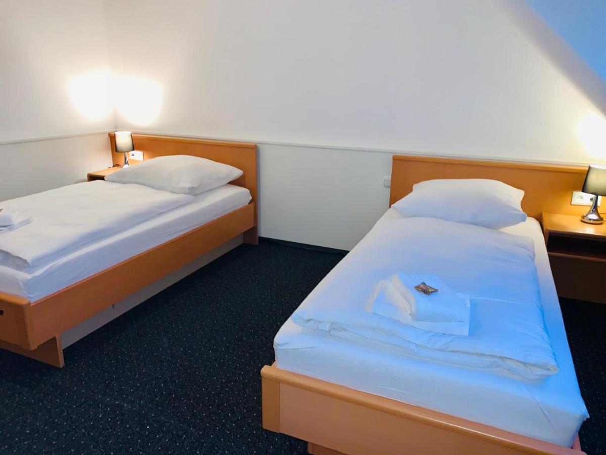 Dua Hotel Wennigsen Екстериор снимка