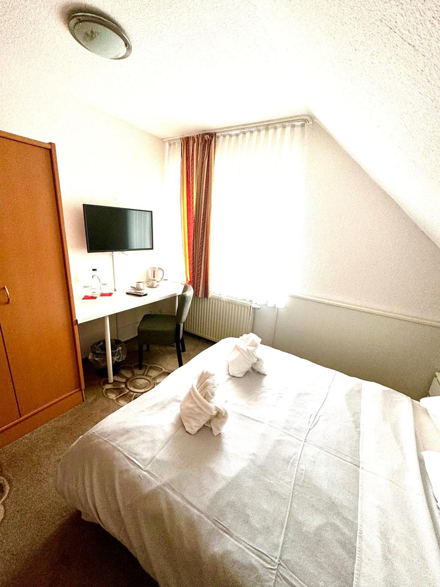 Dua Hotel Wennigsen Екстериор снимка